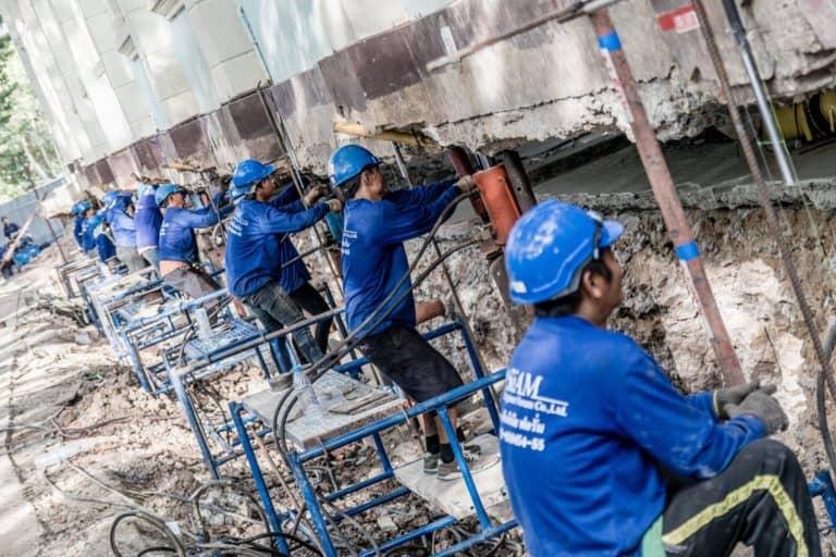 ตึกทรุด