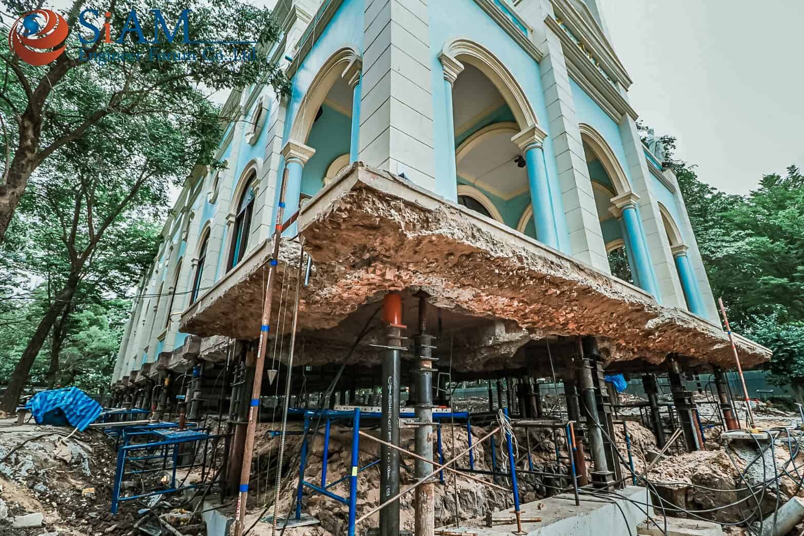 ตึกทรุด